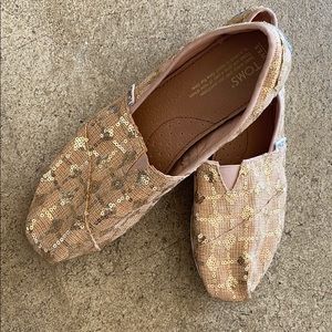 Toms women’s slip on canvas shoe